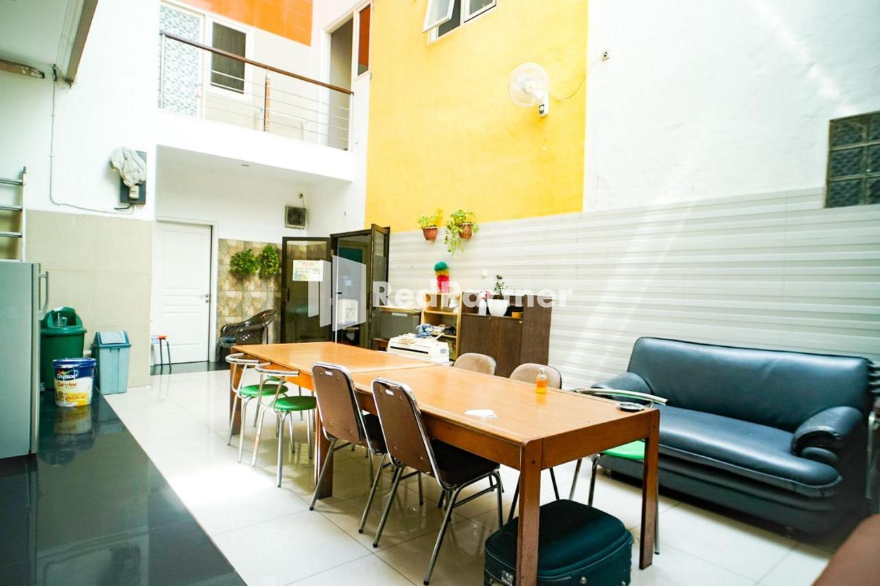 Hoki Homestay Redpartner Surabaya Exterior photo